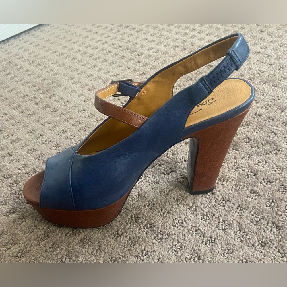 Joy & Peace slingback blue and cognac leather heels